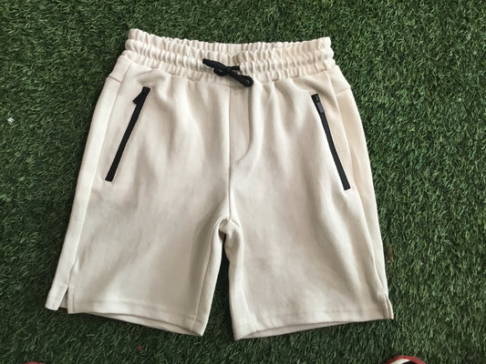 Nukutavake Cream Shorts